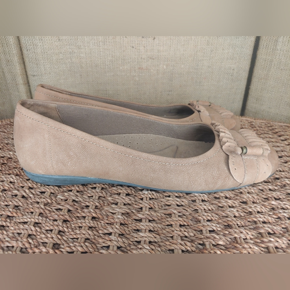 Women's Trotters shoes - Picture 2 of 8